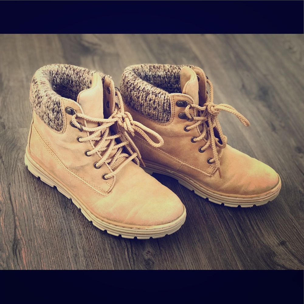 Cliffs by White Mountain - 6.5